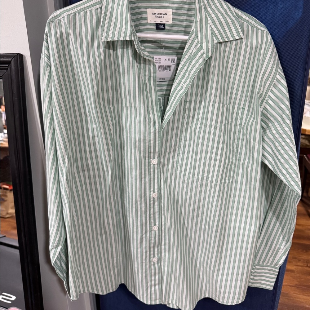 American Eagle Outfitters Green and White Striped Button-Up Shirt, Size Medium